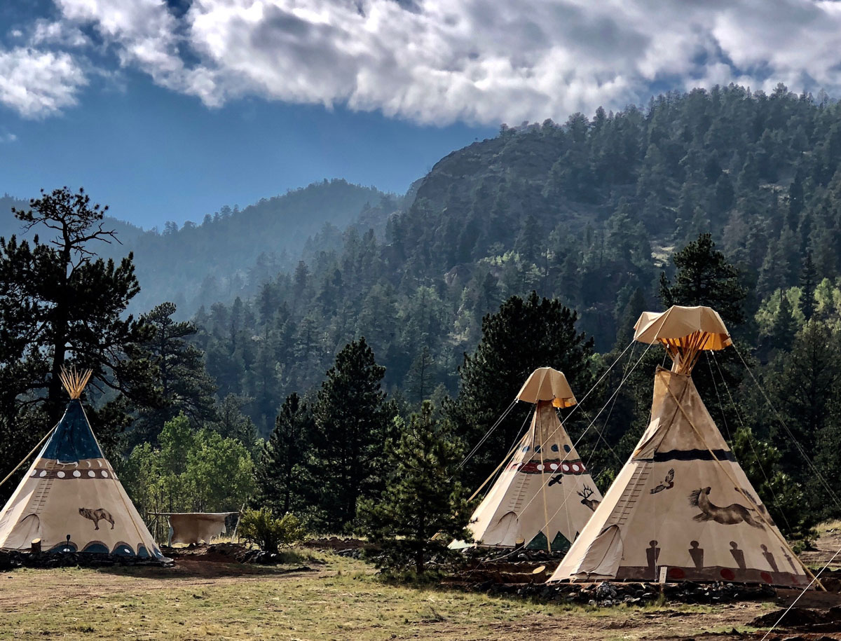 Nomadics Tipi Makers | Making with respect for authenticity since 1970